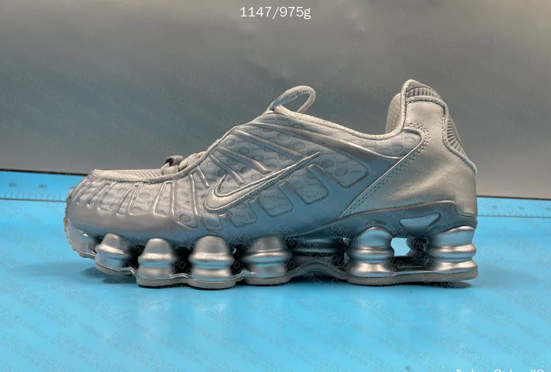 nike shox silver 8