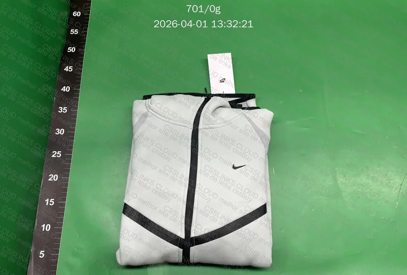 Nike Tech 2026 - Grey