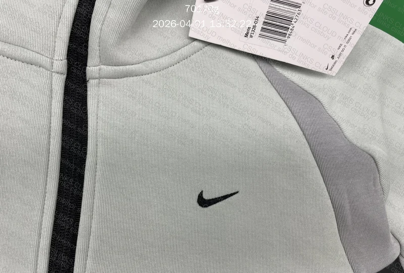 Nike Tech 2026 - Grey 3