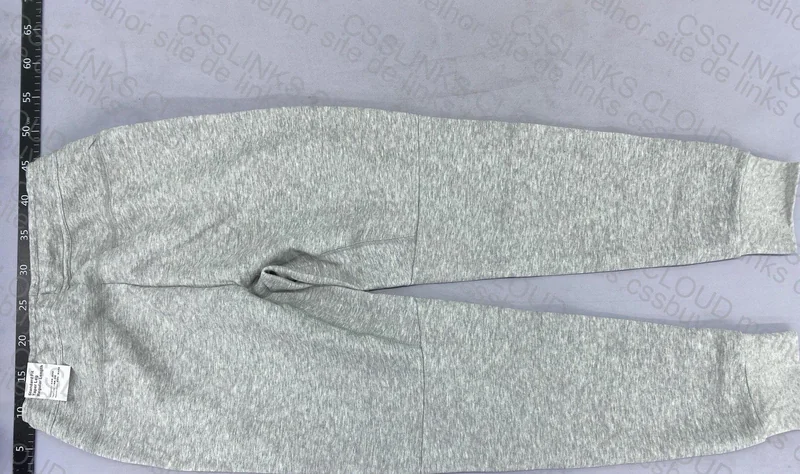 Mature Nike Tech 4