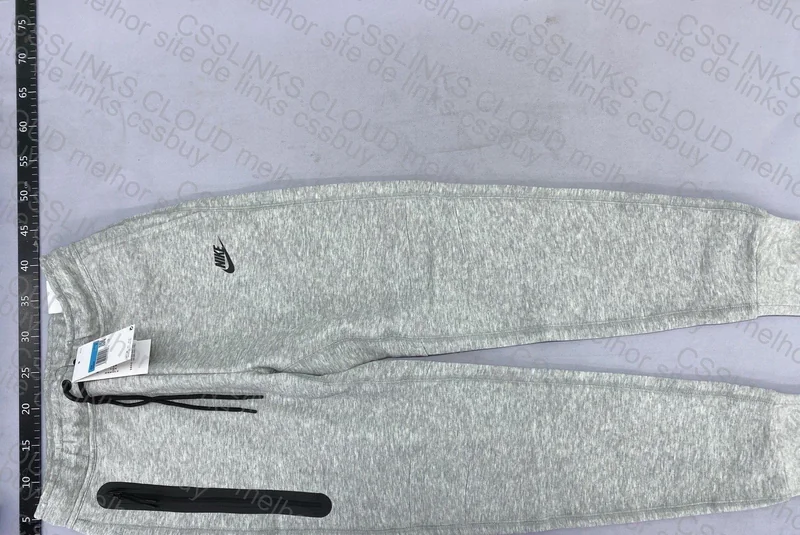 Mature Nike Tech 5