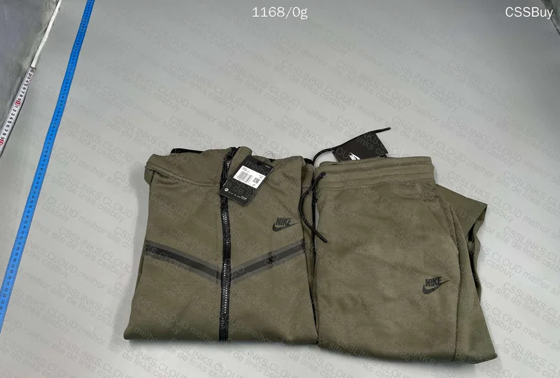 Nike Tech Fleece 6