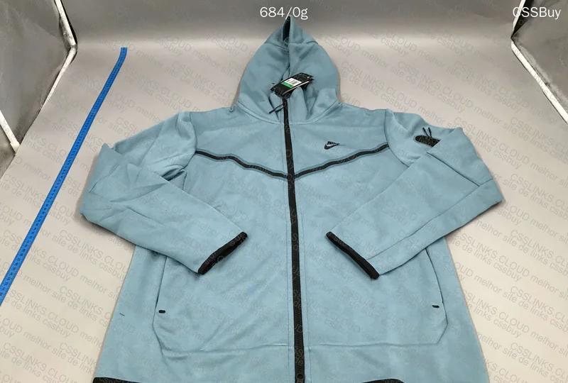 NIKE TECH FLEECE