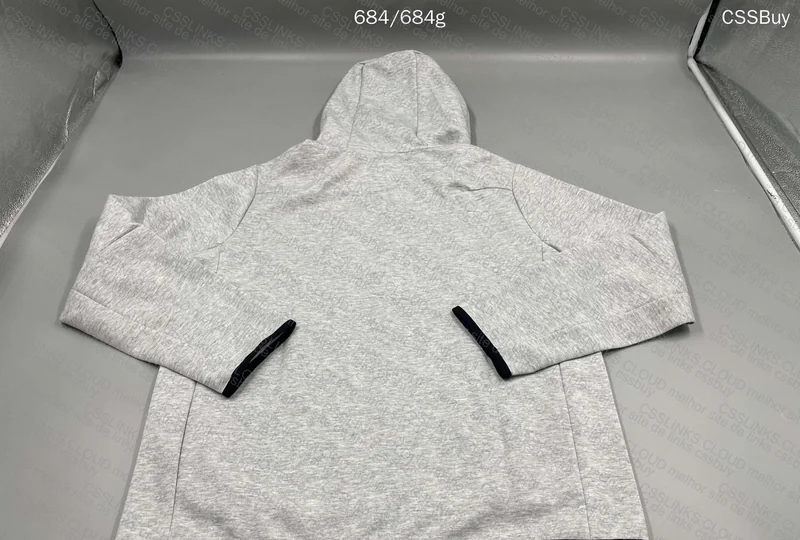Nike Tech Fleece 6