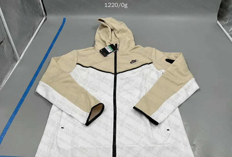 Nike TECH FLEECE