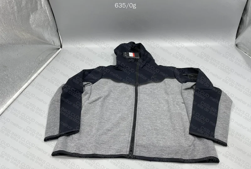 NIKE TECH FLEECE 5