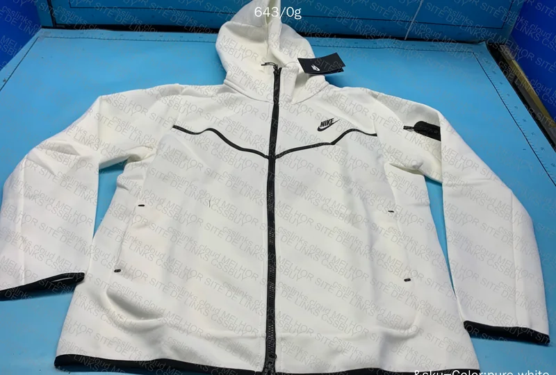 Nike Tech Fleece 10