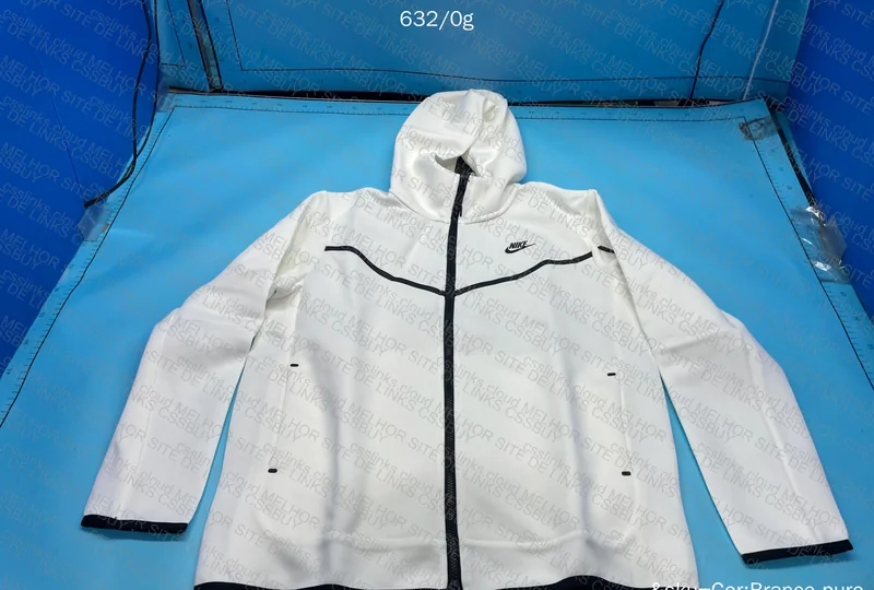 Nike tech fleece 7