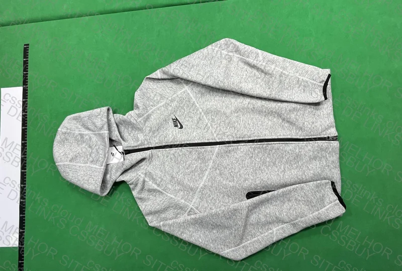 Nike tech fleece 2