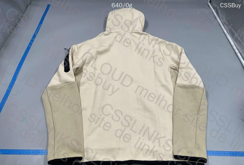 Beige Nike Tech Fleece 3