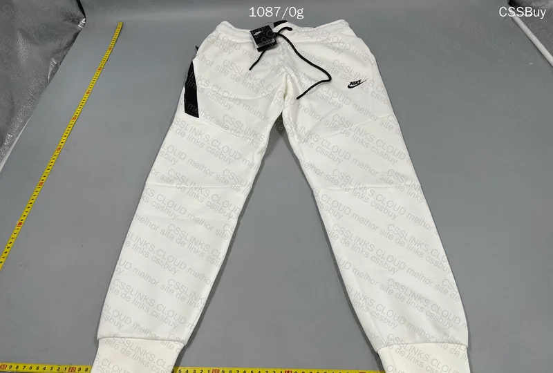 White Nike Tech Fleece 7