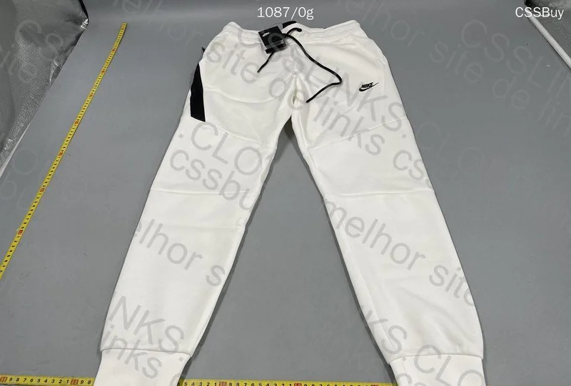 White Nike Tech Fleece 8