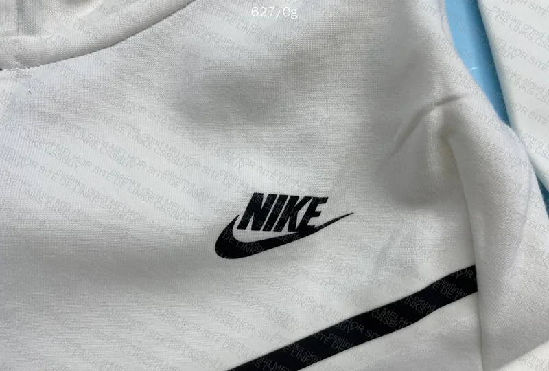 White Nike Tech Fleece 2