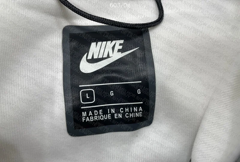 White Nike Tech Fleece 4