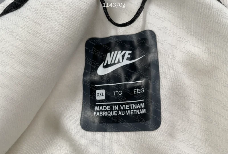 White Nike Tech Fleece 2