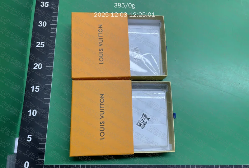 Nike Tech Fleece e Carteira da Lv 3