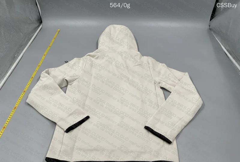 Nike Tech Fleece Husky 4