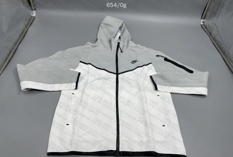 nike tech fleece husky 4