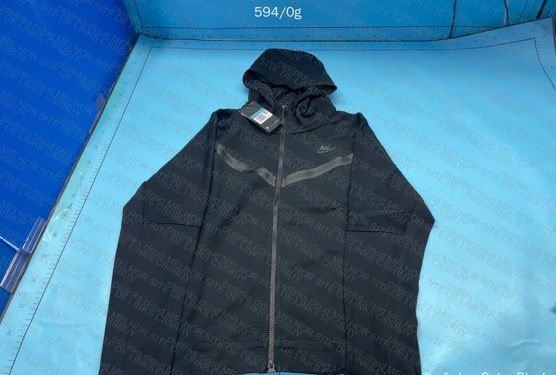 Nike Tech Fleece Black (Help) 5
