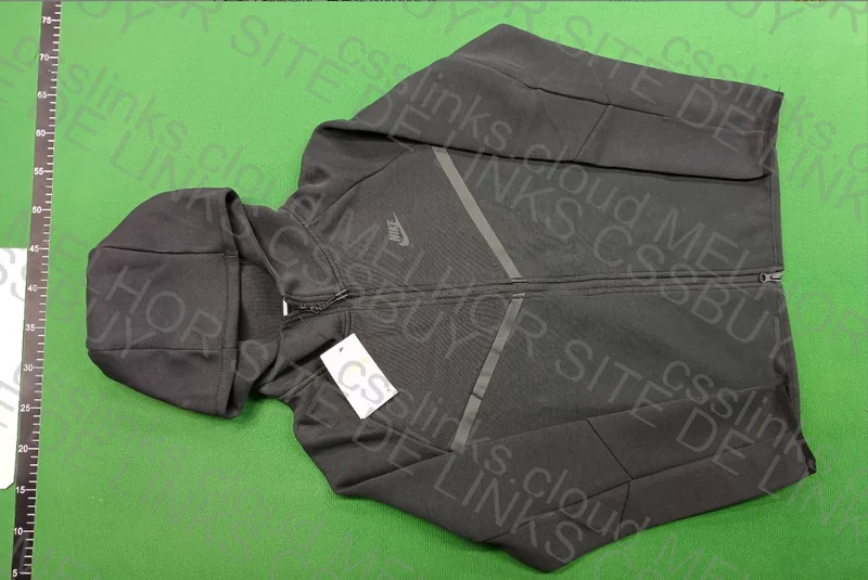 Nike Tech Fleece Black (Taurus)