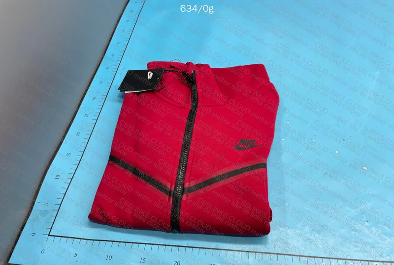 Nike Tech Fleece Red