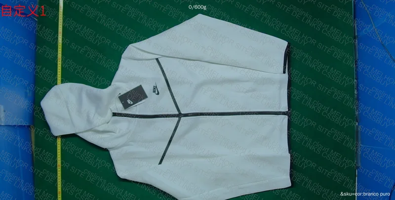Nike Tech Fleece - White
