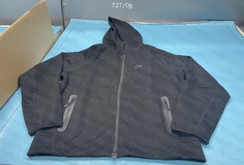 NIKE TECH GL???