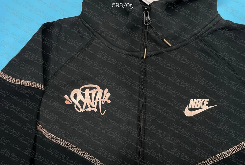 Nike Tech Syna World 4
