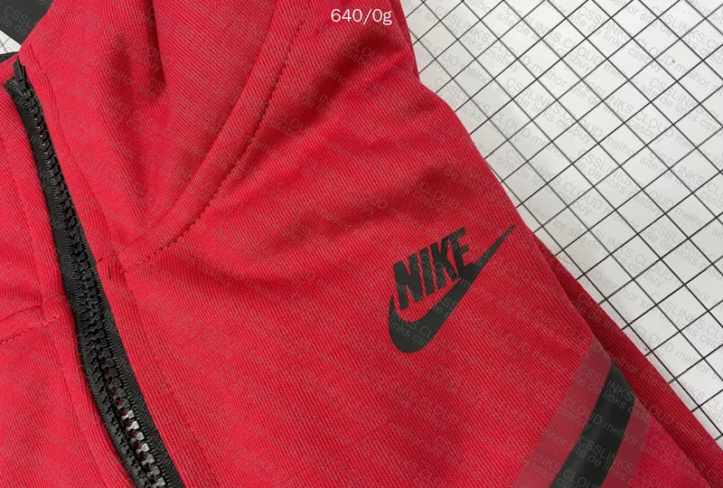 Nike Tech Red