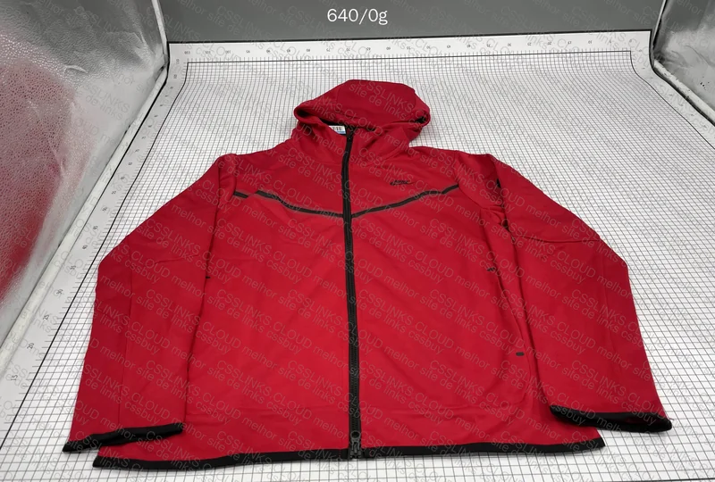 Nike Tech Red 2
