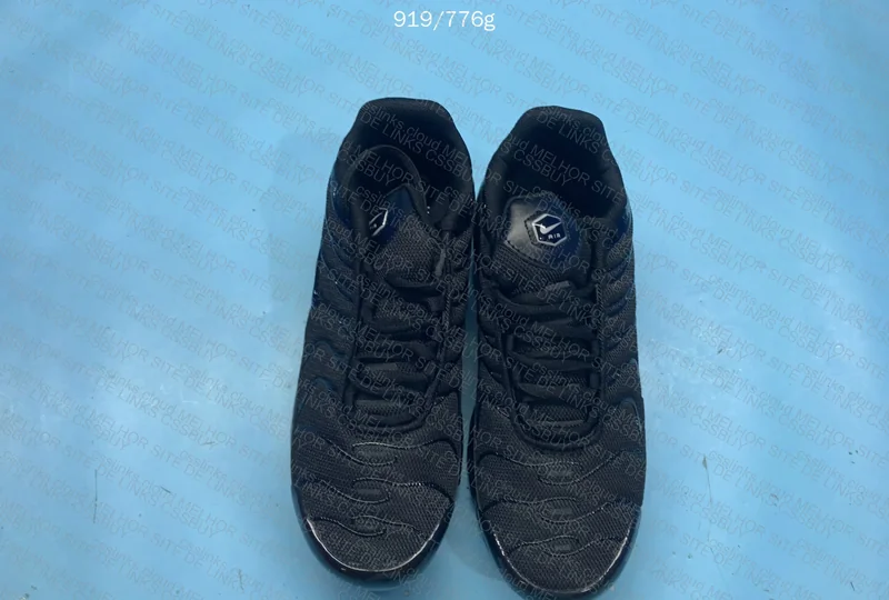 Nike TN all black 3