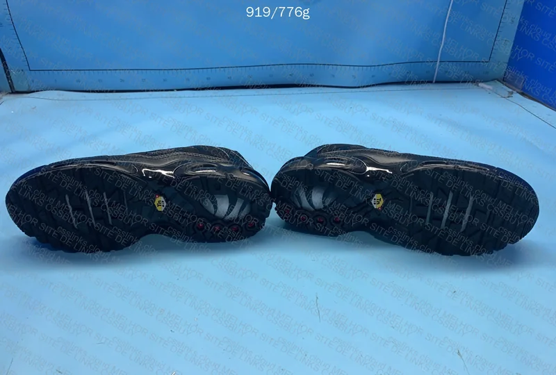 Nike TN all black 4