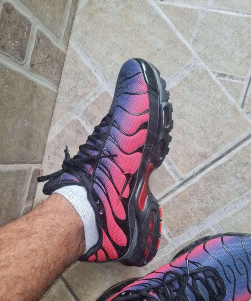 NIKE TN BRABO 3