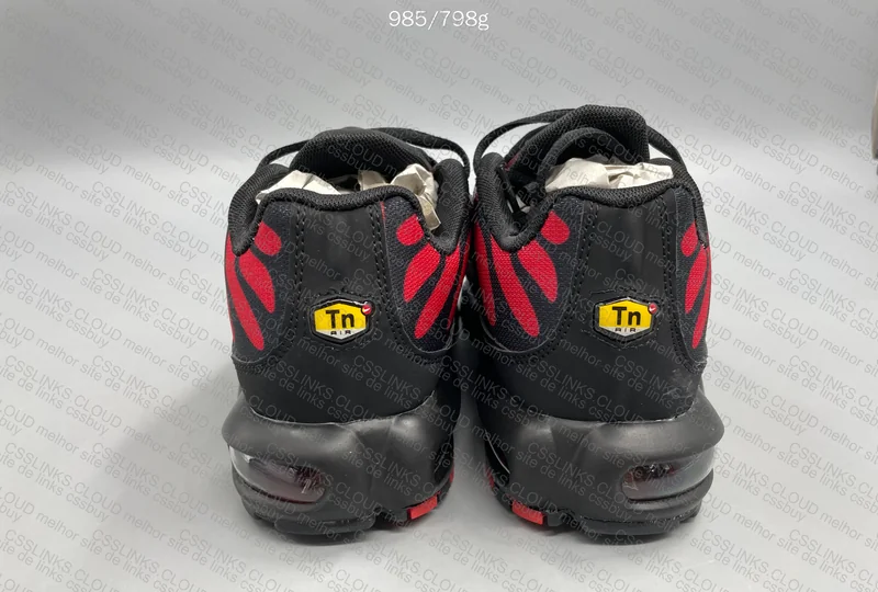 NIKE TN BRED REFLECTIVE 4