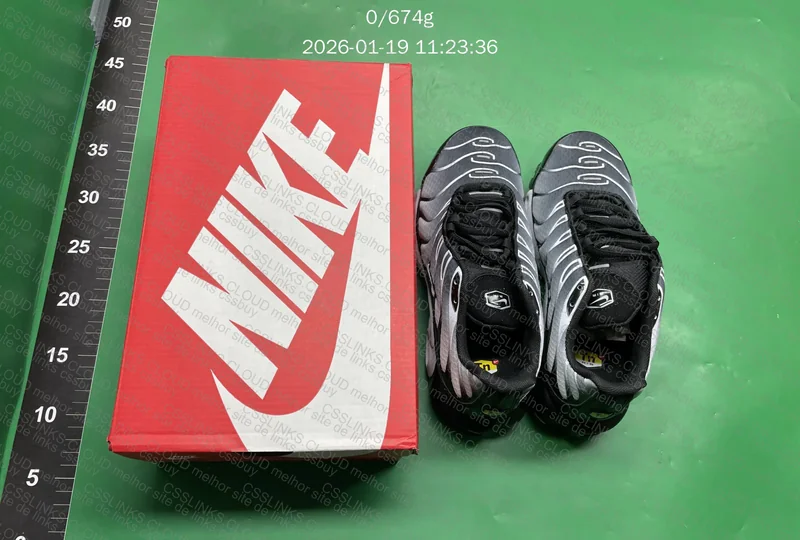 Nike TN Preto e Branco