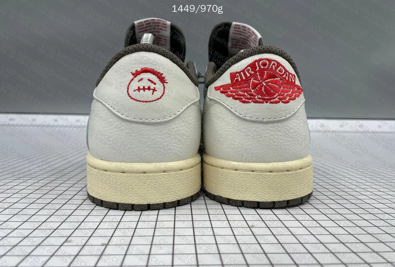 Nike Travis Scott - AJ1 Mocha 3