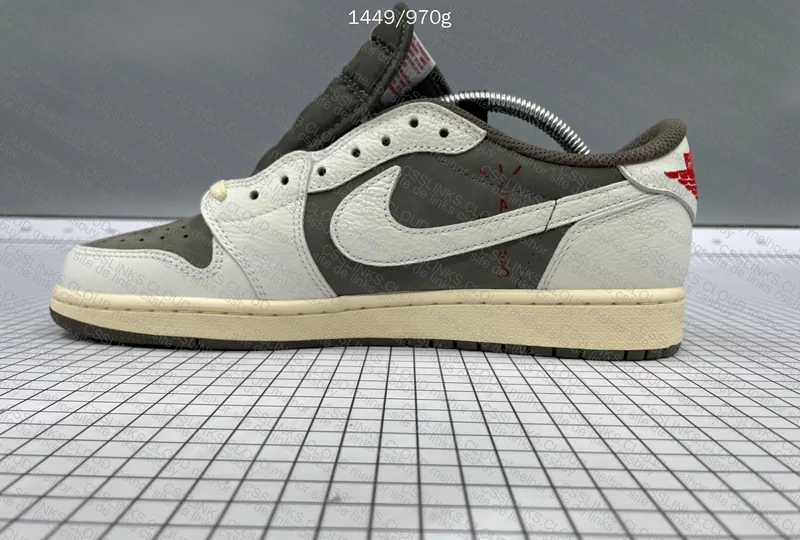 Nike Travis Scott - AJ1 Mocha 4