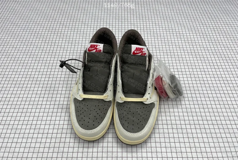 Nike Travis Scott x Air Jordan 1 Low Reverse Mocha