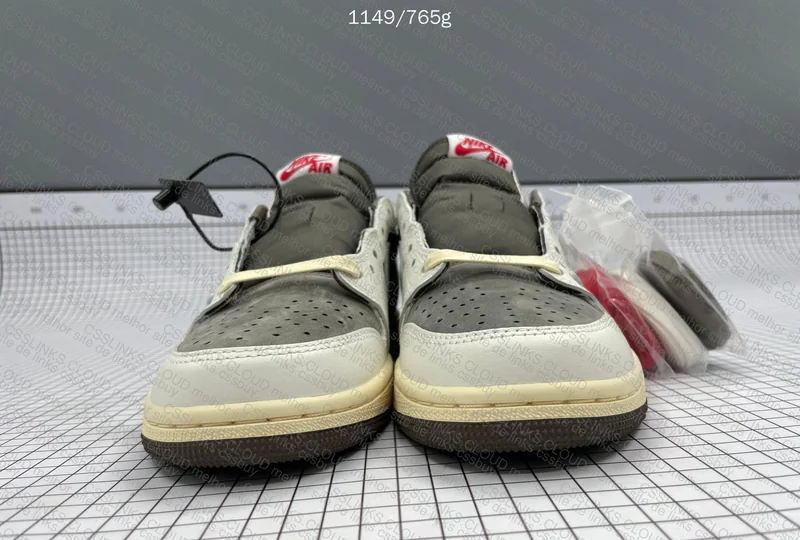 Nike Travis Scott x Air Jordan 1 Low Reverse Mocha 2