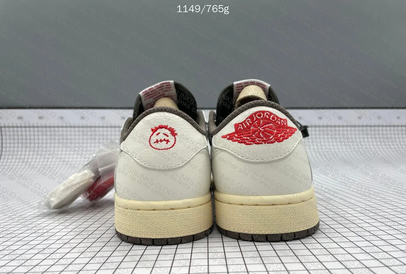 Nike Travis Scott x Air Jordan 1 Low Reverse Mocha 3