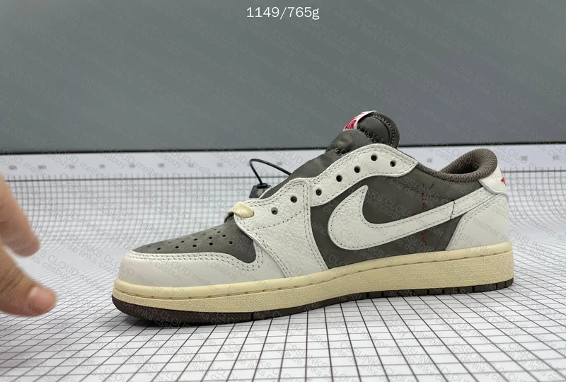 Nike Travis Scott x Air Jordan 1 Low Reverse Mocha 5