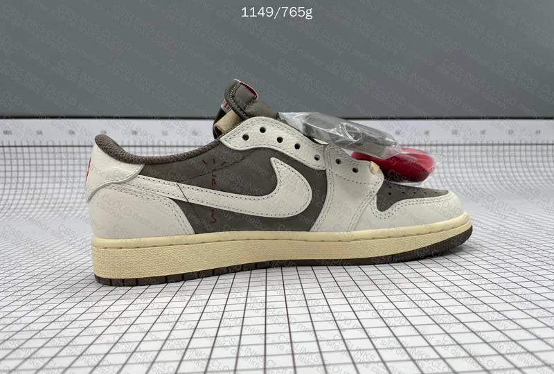 Nike Travis Scott x Air Jordan 1 Low Reverse Mocha 7
