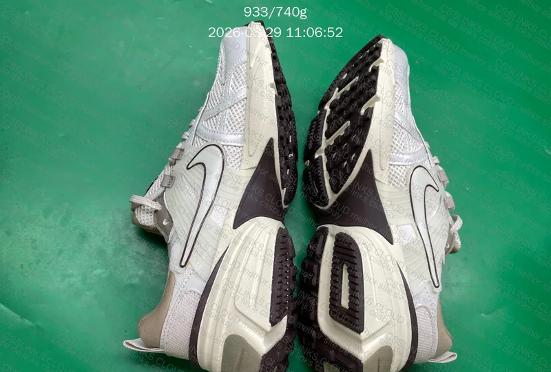 Nike v2k run