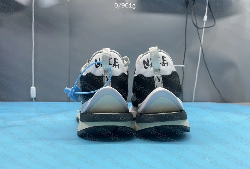 Nike Vaporwaffle Sacai (AJUDEM) 3