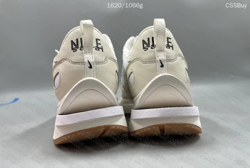 Nike Vaporwaffle X Sacai 3