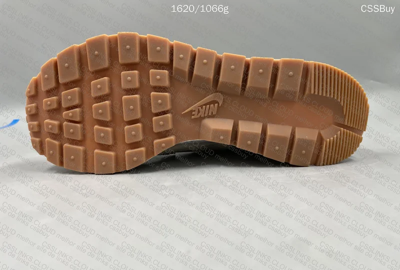 Nike Vaporwaffle X Sacai 6