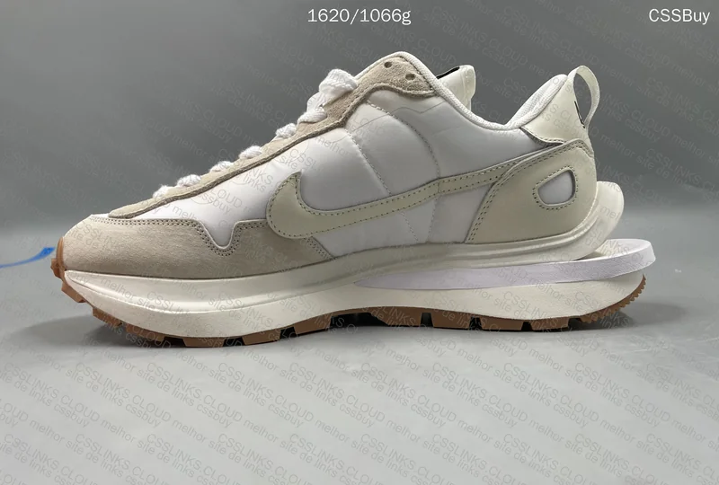 Nike Vaporwaffle X Sacai 9