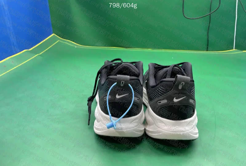 Nike Vomero 18 4