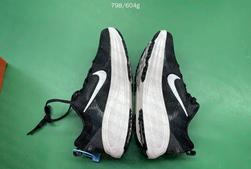 Nike Vomero 18 6