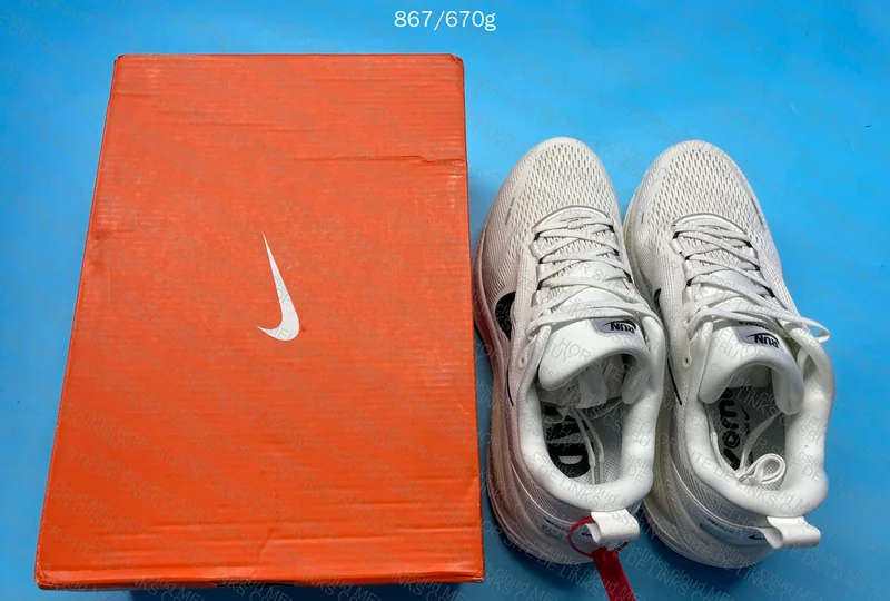 Nike Vomero 18 (OVO Snkrs) 2